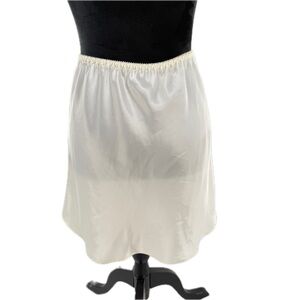 Farr West Vintage 1990's Cream Ivory Half-Slip Polyester 17" Length Size Medium